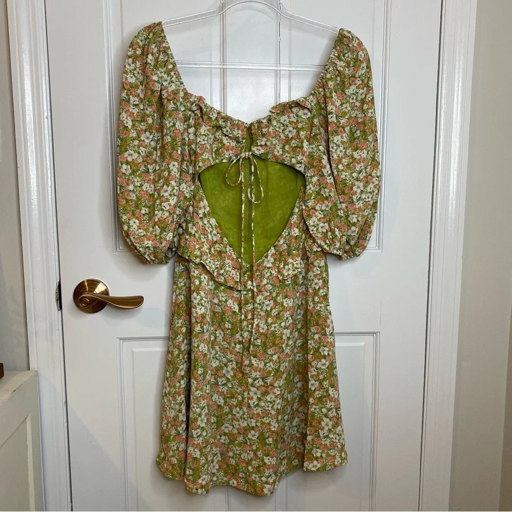 Lush Open Back Tie Ruched Mini Green Floral Short puffy sleeve Dress Siz… - Picture 8 of 12